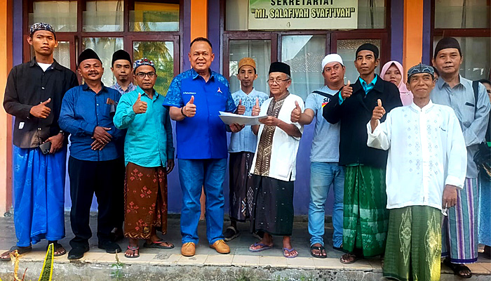 Mengalir,Guru Ngaji dan Kyai Desa Tapal Kuda Dukung dan Ikrar Menangkan Demokrat di Pemilu 2024