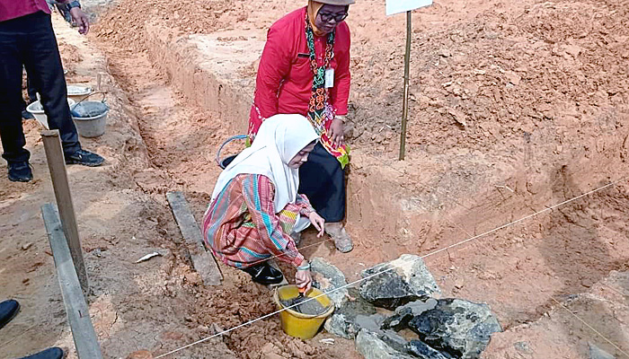 Bupati Nunukan Letakkan Batu Pertama Pembangunan Mushola SMAN 2 Nunukan Selatan