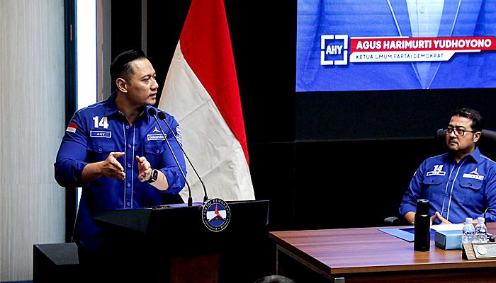 Serahkan Nama Cawapres ke Prabowo,Demokrat Sebut Khofifah Layak