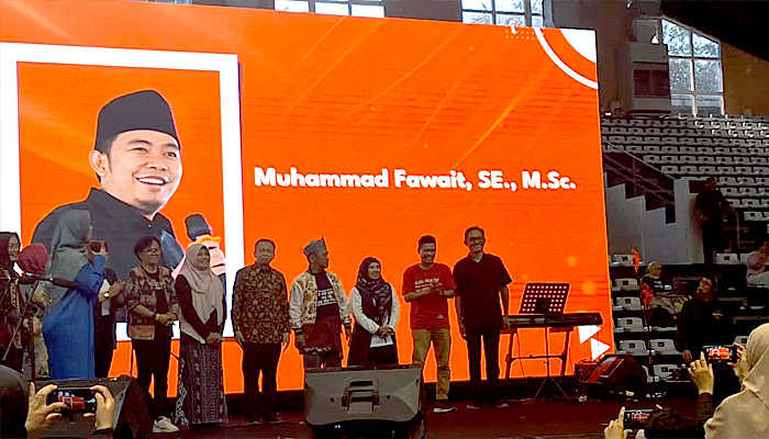 Gara-Gara Rajin Peduli Pendidikan, Gus Fawait Dapat Dewi Sartika Award