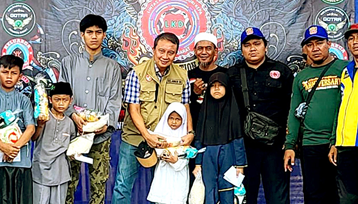 Menhan RI Prabowo Subianto Berpartisipasi di Acara Anniversary Komunitas Ojol Lintas Koordinasi Duri Kepa dan Menyantuni Anak Yatim