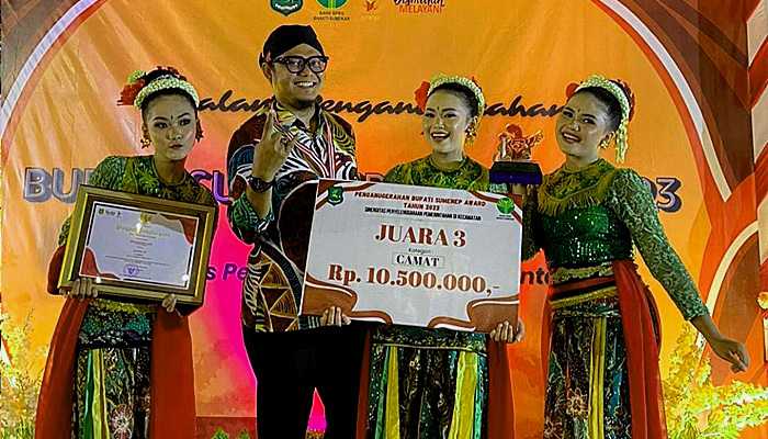 Berprestasi; Heru Cahyono Camat Pragaan Juara III Bupati Award 2023