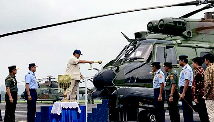 Menhan Prabowo Serahkan Delapan Unit Helikopter H225M dan Simulator H225M