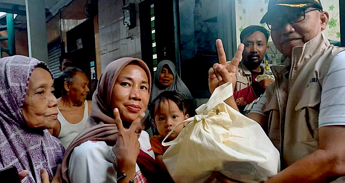 TAP Jakarta Barat Lanjut Berikan Bantuan Sosial di Kelurahan Wiajaya Kusuma