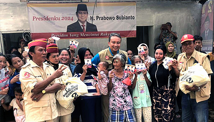Tim Aksi Politik Prabowo Gibran Kembali Gelar Bansos di Kelurahan Keagungan Taman Sari