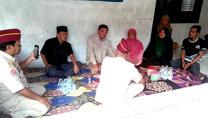 Letjen TNI (Purn) Sjafrie Sjamsoeddin Kunjungi Keluarga Korban Meninggal Saat Kampanye Akbar di GBK