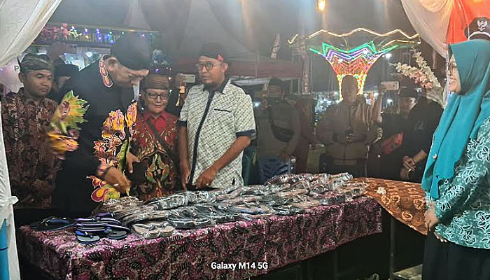 Bupati Sumenep Apresiasi Produk Unggulan Desa Pragaan Daya di Pragaan Fair 2024, Dorong Pengembangan Ekonomi Lokal