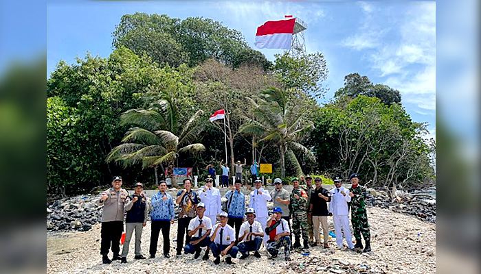 BAIS TNI Inisiasi Pengibaran Bendera Merah Putih Raksasa di Pulau Terdepan Bintan