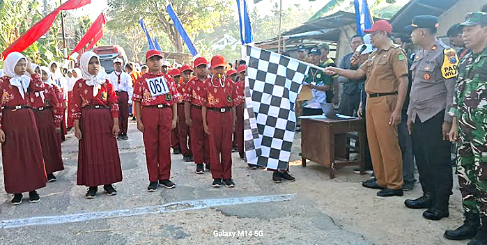 Semarak HUT ke-79 RI: Lomba Gerak Jalan di Kecamatan Pragaan