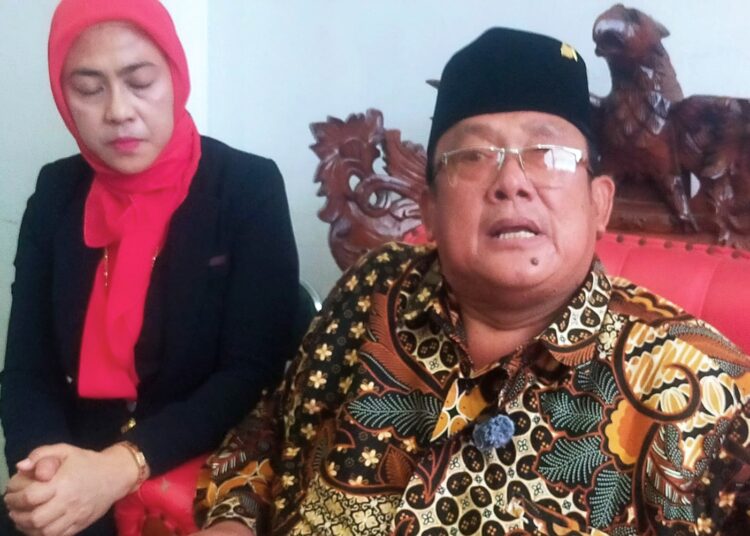 Kampanye Santun Dan Anti Hoax, Inilah Cara Relawan Gotong Royong
Dukung Khofifah-Emil