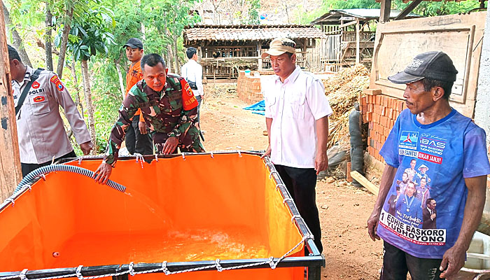 Babinsa Kodim 0802/Ponorogo Peduli Warga Kesulitan Air Bersih