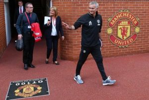 Pelatih anyar MU Jose Mourinho saat sesi perkenalan di Old Trafford/Foto via SemperFiUnited