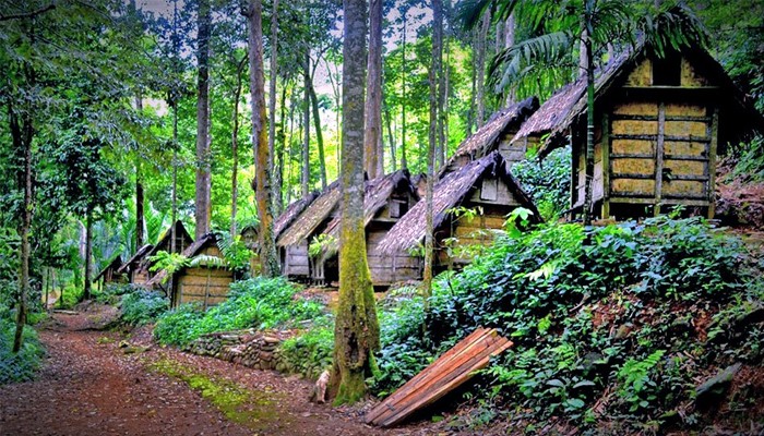 Mengakrabi Suku Baduy dalam atas nama cinta tradisi.