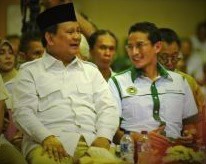 Sandiaga Uno duduk bersampingan dengan Prabowo Subianto/Foto nusantaranews via liputan6