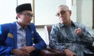 Wapres Ke-6 RI Try Sutrisno dan Ketua Umum PMII Aminudin Ma'ruf /Foto via Okezone