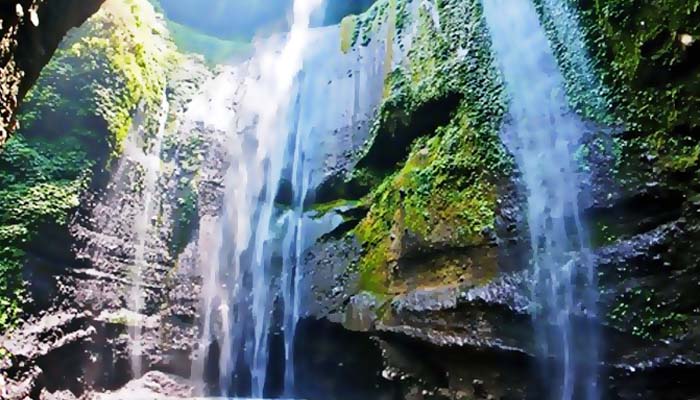 Air Terjun Madakaripura, situs Kerajaan Majapahit yang menakjubkan.