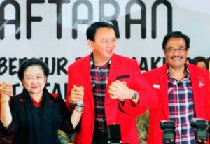 Basuki Tjahaja Purnama (Ahok) dan Djarot Saiful Hidayat melakukan pendaftaran di Kantor KPUD/Foto via poskota