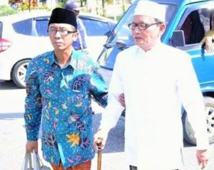 Budayawan Ibnu Hajar bersama Penyair D Zawawi Imron/Foto dok. Ibnu Hajar