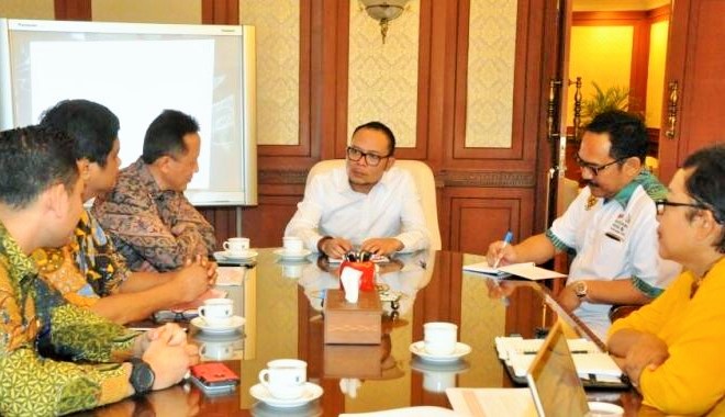 Pertemuan Menaker dengan Kepala Bekraft Triawan Munaf di kantor Kemnaker Jakarta, Senin (26/9)/Foto: Dok. Menaker