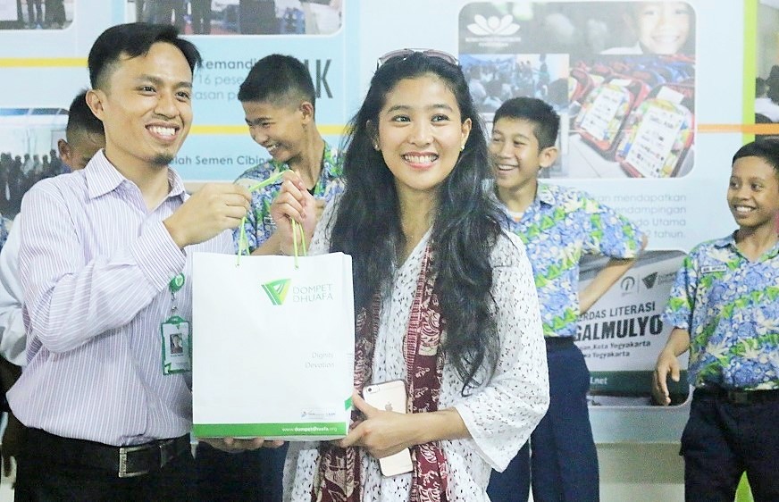 Olivia Zalianty Berbagi Inspirasi Kepada Siswa SMART Ekselensia Indonesia Dompet Dhuafa/Foto Aza el/Nusantaranews