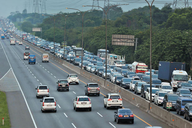 Arus Jalan Tol-Cikampek/Foto: sindinews.net