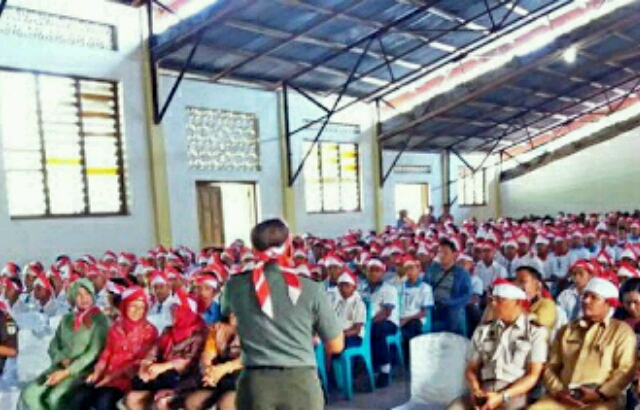 Danrem 161Wira Sakti Brigjen TNI Heri Wiranto Saat Memberikan Pembekalan Wawasan kebangsaan dan nasionalisme kepada pelajar di Flores Timur. Foto Dok. TNI AD