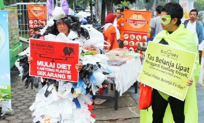 Hemat Kantong Plastik/Foto: bandung.bisnis.com