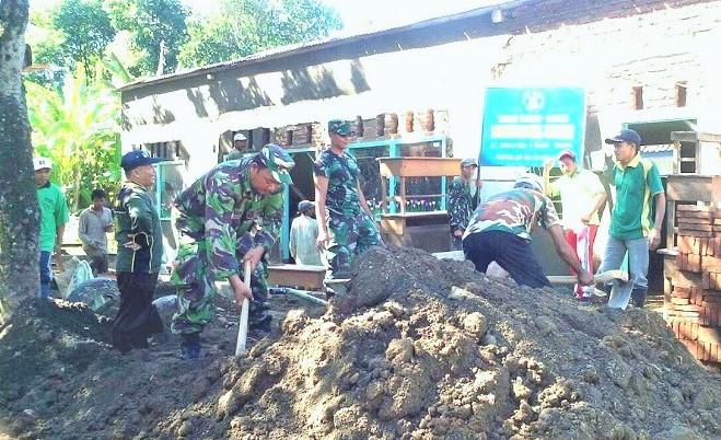 Karya Bakti TNI, Koramil 0824/14 Panti, Kodim 0824 Jember/Foto Sis24/nusantaranews