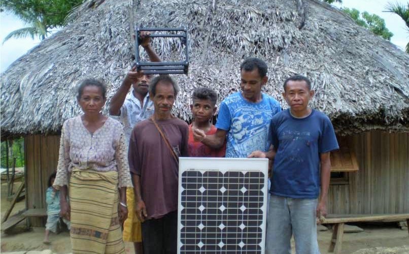 PLTS Off-Grid Terangi Kampung Kocu As, Papua Barat/Foto: housing-estate.com