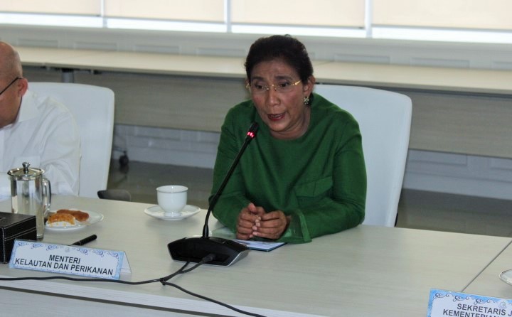 Menteri Kelautan dan Perikanan, Susi Pudjiastuti di kantornya, Jakarta, Selasa (8/11)/Foto Andika / Nusantaranews