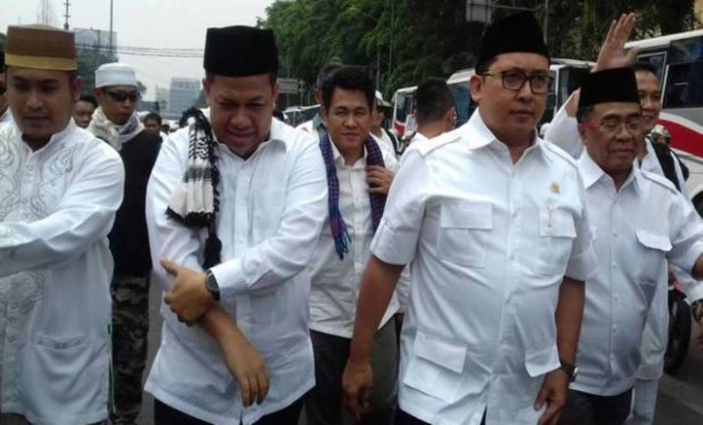 Fahri Hamzah dan Fadli Zon tampak jalan beriringan saat ikut Aksi 4 November. Foto via monitorday