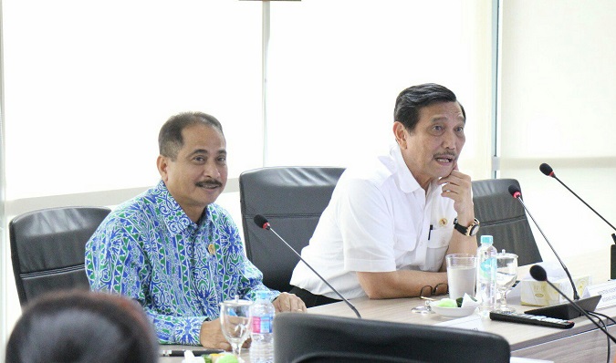 Menpar Arief Yahya bersama Menko Maritim Luhut B Pandaitan di Jakarta, Jumat (25/11/2016)/Foto Andika/ Nusantaranews