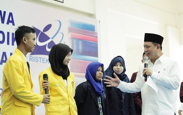 Menteri Riset, Teknologi, dan Pendidikan Tinggi (Menristekdikti) M Nasir saat di Gorontalo/Foto: dok. Humas KemenristekDikti