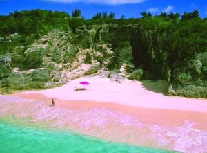 Pesona Pantai tiga warna yang mengagumkan. Foto via IST