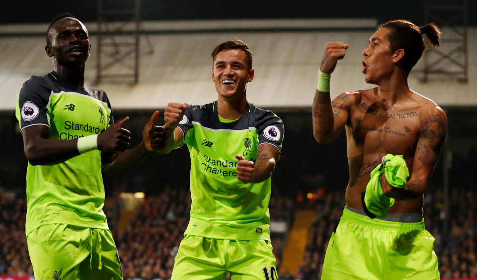 Sadio Mane, Philippe Coutinho dan Roberto. Foto via The Sun