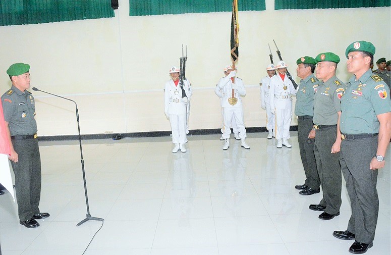 Kasrem 083/Baladhika Jaya Memimpin Laporan Korps Para Pamen Korem 083/Bdj/Foto Penrem 083/Bdj