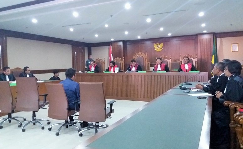 Panitera Pengganti (PP) Pengadilan Negeri (PN) Jakarta Utara Rohadi saat menerima vonis hukuman 7 Tahun Penjara/Foto Fadilah / NUSANTARAnews