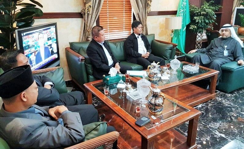 Tim Kantor Urusan Haji KJRI Jeddah bertemu Wakil Menteri Haji Muhammad bin Abdurrohman Al-Bijawi di Madinah/Foto: Dok. Kemenag/KUH