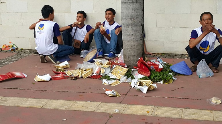 Atribut Partai Pendukung Calon Gubernur DKI di Aksi Kita Indonesia/Foto Nana (Istimewa)