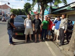 Onum China yang berani pakai mobil dengan plat palsu TNI/Foto Istimewa