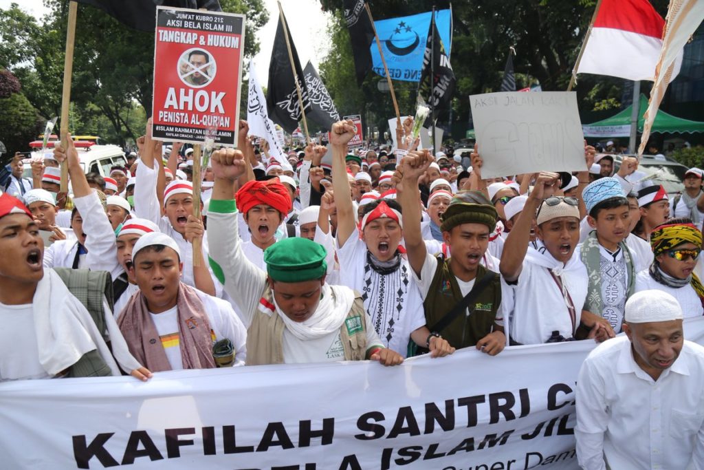 Massa aksi demo 212 bubar sembari menyanyikan lagu 'Ahok Tangkap'. Foto IST