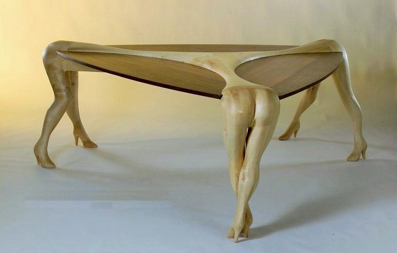 Modern Art Table/Foto: Dok. brynosaurus.com