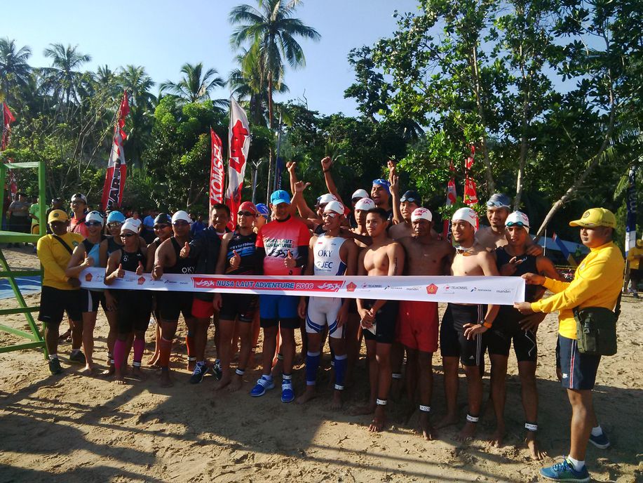 Gelaran Triathlon Nusa Laut Adventure 2016 di Maluku Oktober lalu. Foto via Detik