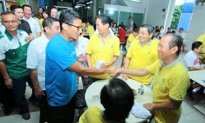 Sandiaga Uno bersama warga Tionghoa di Pasar Moder PIK saat blusukan, Minggu (11/12/2016)/Foto: Dok. Warta Kota