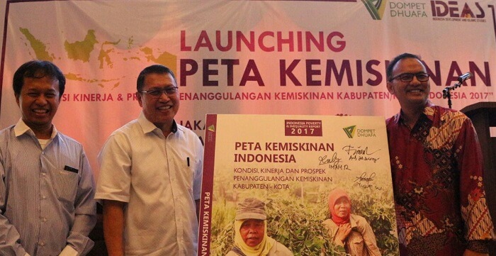 Louncing Buku Peta Kemiskinan Indonesia Oleh Direktur Dompet Dhuafa, Ketua IDEAS dan Dirjen Penanggulangan Fakir Miskin Kemensos. Foto Dok. Pribadi