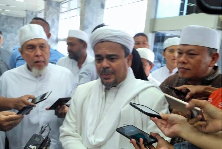 Habib Rizieq beserta rombongan saat di Gedung DPR RI/Foto Deni/NUSANTARAnews