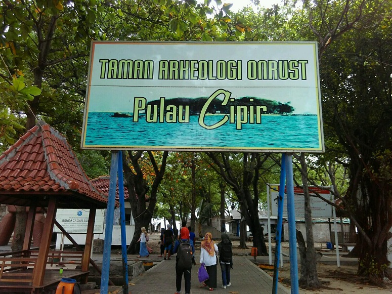 Pintu Masuk Pulau Cipir/Foto Nur Arfie K