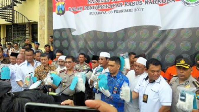 Amankan 20 Kg Sabu, Polda Jatim Tangkap Tiga Pengedar Sabu Antar Pulau/Foto Three