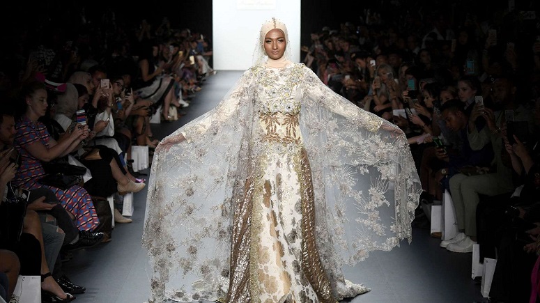 Perancang Busana Muslim Sukses Tampilkan Hijab di New York Fashion Week/Foto: Dok. newsflash.com.ng