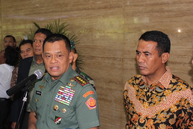 Panglima TNI Gatot Nurmantyo dan Menteri partanian Amran Sulaiman/Foto Andika/Nusantaranews